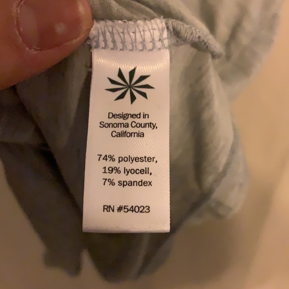 Athleta grey tank - Picture 3 of 5